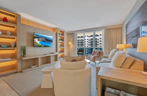 City Center Condo | Stunning Luxe Oceanfront 1BR/1BA in 1 Hotel & Homes South Beach! Resort Access.