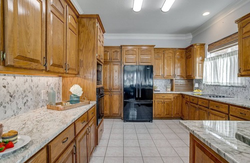 Granbury House | Stunning Views, Open Water, Hot Tub, 5 BR, 4 BA