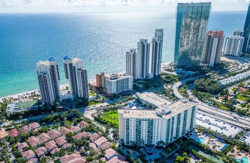 Sunny Isles Beach Apartment | Stunning Water Views 1BR Condo with Pool and Tennis Court
