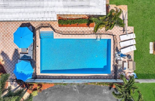 Coral Ridge Isles Apartment | Stylish 1BED Unit Heated Pool and in Ft Lauderdale