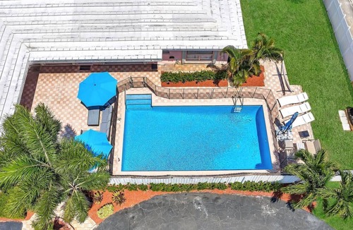 Coral Ridge Isles Apartment | Stylish 1BED Unit Heated Pool and in Ft Lauderdale