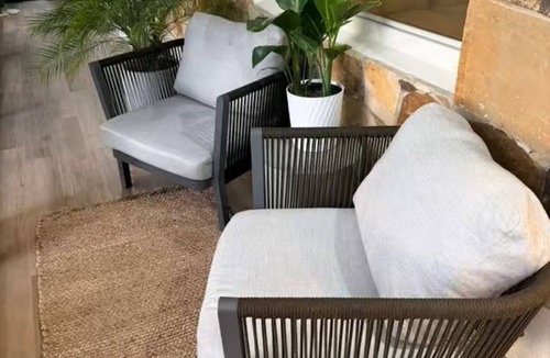 Biscayne Park House | Stylish 2 br, bbq, Close to beach, Bal Harbor, Aventura Mall, Design District.
