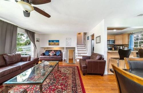 Boulevard Heights House | Stylish 2-story Home Pool