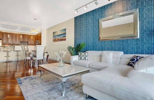 Sunny Isles Beach Condo | Stylish 2BR Retreat w/Pool & Tennis Court Access