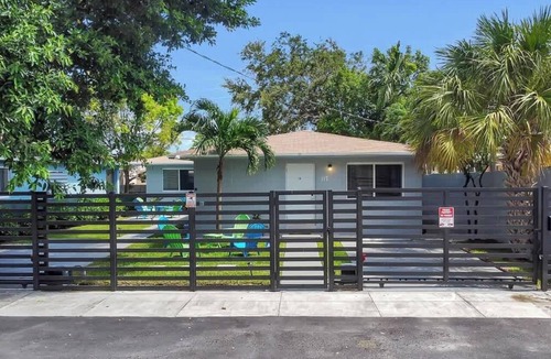 Buena Vista Apartment | Stylish 2BR Retreat in Miami's Design District!