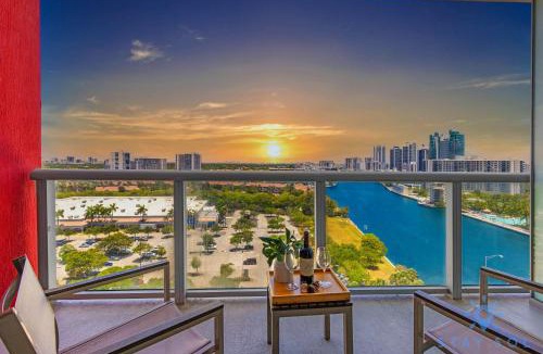 Hallandale Beach Hotel | Stylish Apartment Near Beach