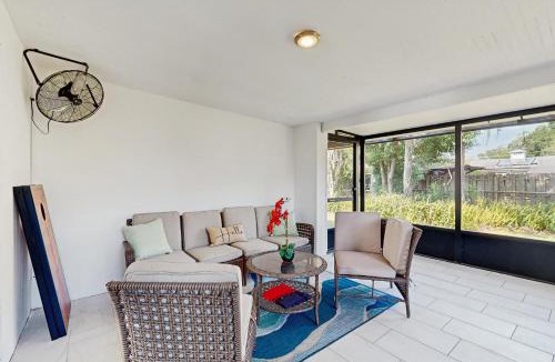 Avondale House | Stylish Avondale Home – Pet-Friendly & Walkable
