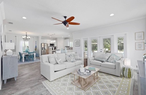 Jacksonville Beach House | Stylish Beach Home With Pool & Putting Green
