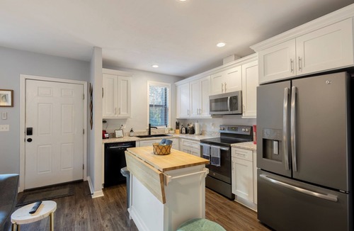 Gainesville House | Stylish Bungalow, Walk to UF, BHG, Publix