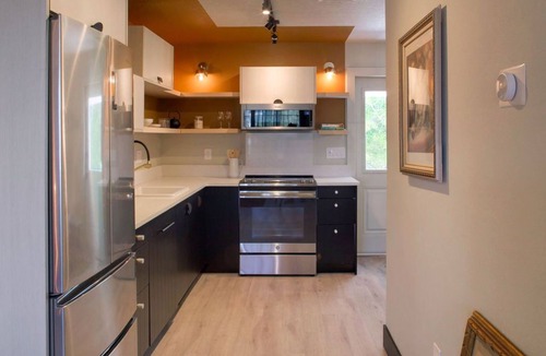 Pasadena On The Gulf Apartment | Stylish & Eclectic Modern 2/1 Apt – WeAreAuthentic