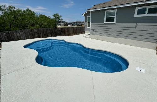 Southside House | Stylish Family Home Near Lackland POOL