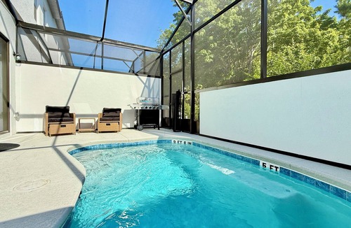 Florida Central Atlantic Coast House | Stylish Home,Themed Rooms, Pvt Pool, BBQ, Resort Amenities – Internacional Drive