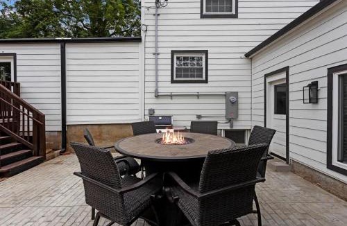 Merriam House | Stylish KC FarmhouseHugeFencedYard