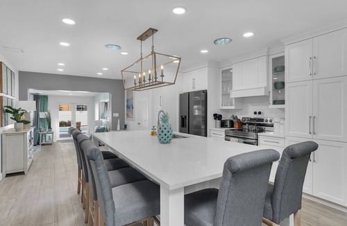 Dania Beach House | Stylish & Renovated 4BR W/Tiki + Heated Pool