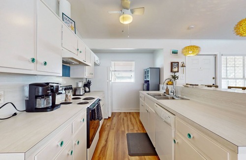 Key Allegro House | Stylish retreat with WiFi, washer/dryer, & access to community pool