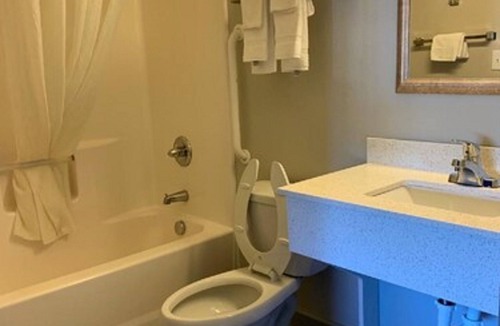Bay VIew Addition Hotel | Suburban Studios near Panama City Beach