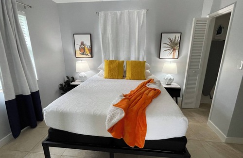 Central Fort Lauderdale Resort | Suite Apollo - The Agustin Guesthouse for Men, a beautiful, private resort oasis