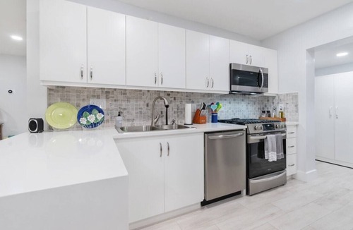 Harbor Village House | Summer By The Sea (5 Minutes to the beach!)