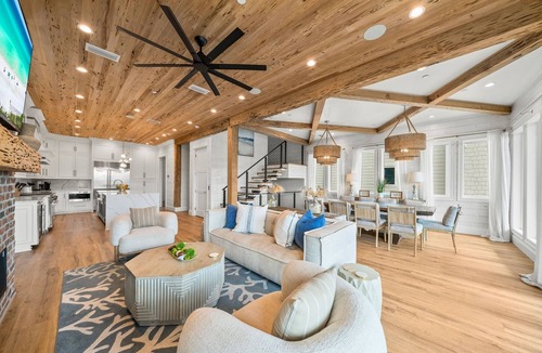 San Juan House | Summer Wind 7 Bedroom Home by RedAwning