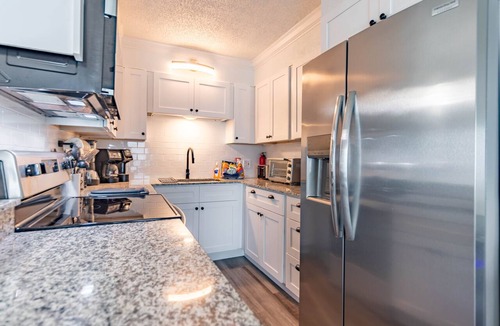 Panama City Beach Condo | Summit 519 1 BR+Bunks Remodeled Early Booking Discounts 2 Free Beach Chairs