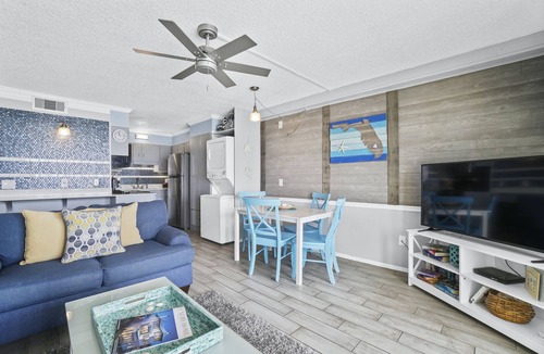 Panama City Beach Condo | Summit 717 - Beachfront, 2 Olympic Size Gulf Front Pools, FREE Activities