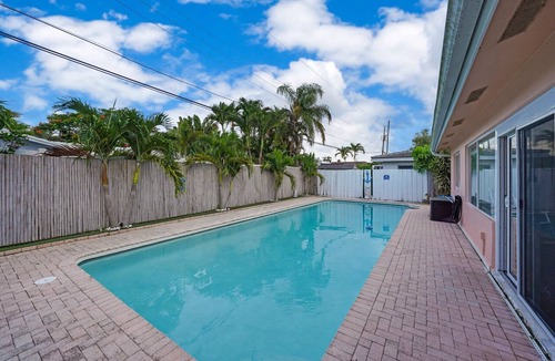 Coral Ridge Isles House | Sun-Filled House with pool By Dream Vacation
