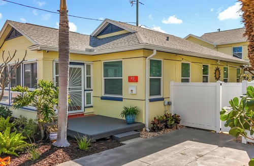 Pass-a-Grille Apartment | Sun, Sand & Serenity: Your Fully Renovated Pass-A-Grille Beach Retreat Awaits