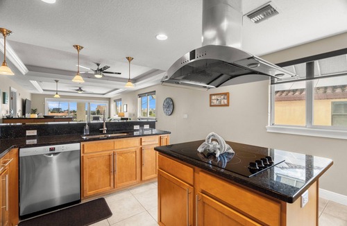 Clearwater Beach Condo | Sun West Palms - Suite 203 - 3 Bd/Ba - 3rd Story Bay Water View.