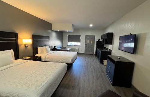 Pleasanton Hotel | Sunbridge Inn & Suite Extended Stay