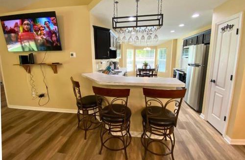 Highlands House | Sundance' Acres Peaceful and Private New House with Hot Tub and Fire Pit