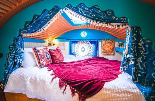 Truth or Consequences House | Sundancer Dream Wagon with Onsite Hot Springs