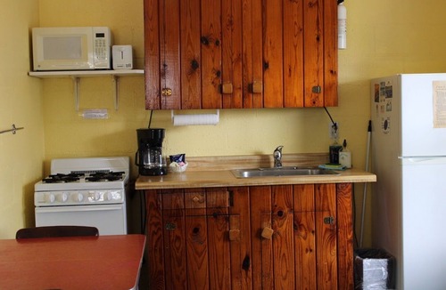 Kingsland Cabin | Sunfish Studio 4: Retreat at Kingsland with Pool!