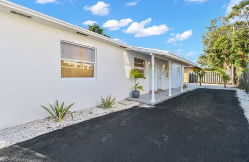 Southwest Apartment | "Sunflower Cottage Apt" 2/1