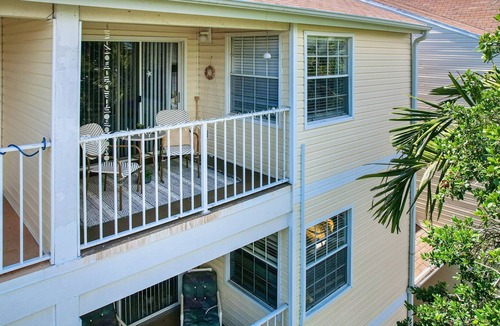 Ocean Side Village Condo | Sunny condo close to beach with pool, beach access, & washer/dryer