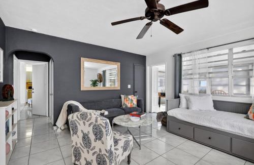 Royal Poinciana House | Sunny Escape at Hollywood