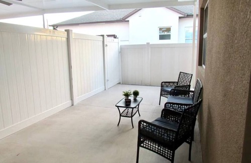 Carrollwood Apartment | Sunny Escape with private patio