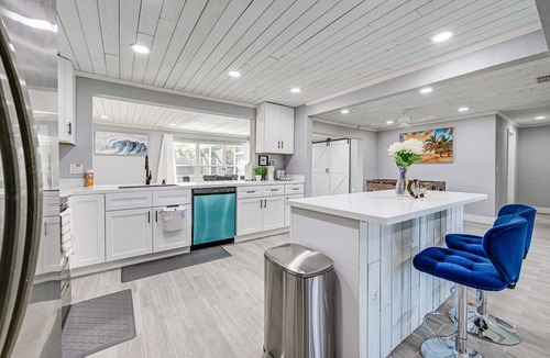Oakland Hills House | Sunny Florida Getaway Minutes from Gulf Beaches