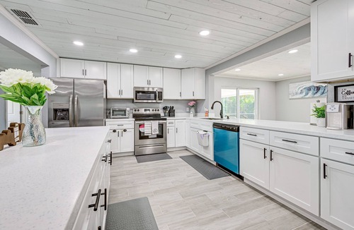 Oakland Hills House | Sunny Florida Getaway Minutes from Gulf Beaches