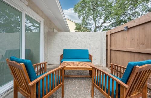 Wright Apartment | Sunny Haven 619 1BR Townhome in Fort Walton