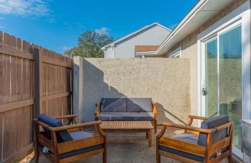 Wright Apartment | Sunny Haven 623 1BR Townhome in Fort Walton