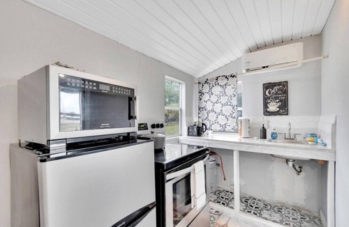 Wimauma House | Sunny Haven | Bright & Cozy