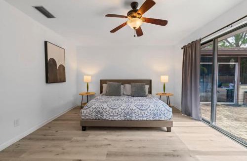 Jacksonville House | Sunny Soak Spot - Team Joseph Ellen