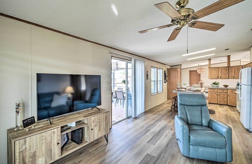 Welaka House | Sunny Waterfront Welaka Home w/Private Dock!