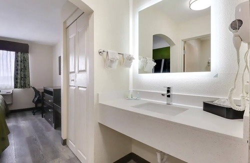 Albuquerque Hotel | Sunport Suites Albuquerque Airport