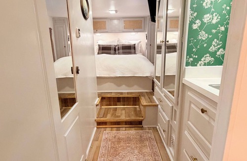 Springtown House | Sunset Hideaway