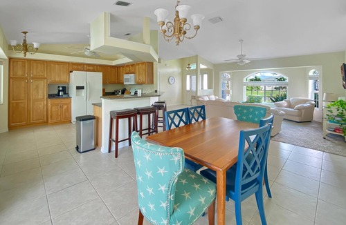 Pine Valley Villa | Sunset Pines, Sleeps 6, heated pool, 2 Dog ok