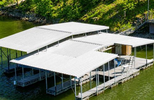 Linn Creek House | Sunset Pointe Lakefront Home with Private Dock and Stunning Views