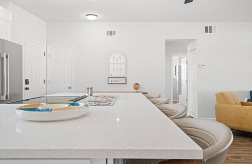 Redington Beach House | Sunset Retreat| Pool Oasis,Walk to Beach,Billiards