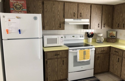Grove City Cottage | Sunset View on Lemon Bay - Duplex property- Starfish Cottage. A couples get away