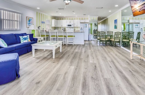 Sunset Reef Condo | Sunset Villas 4 Stunning Sunset views|Pool|deck|BBQ-this has it all!
